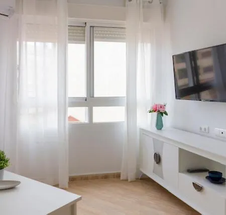 M&r Trini Beach, Parking Privado Τορεβιέχα