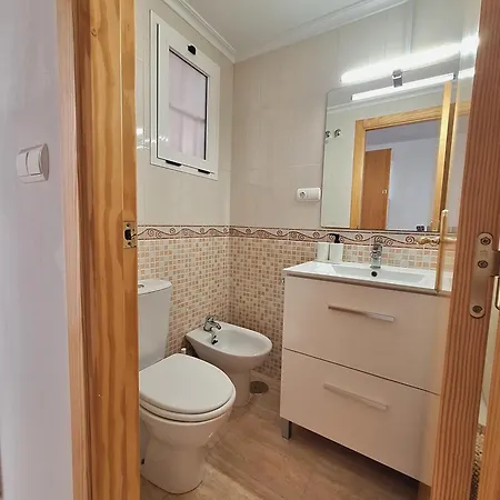 M&r Trini Beach, Parking Privado Τορεβιέχα
