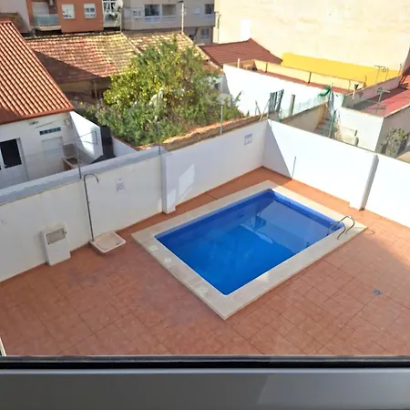 M&r Trini Beach, Parking Privado Τορεβιέχα